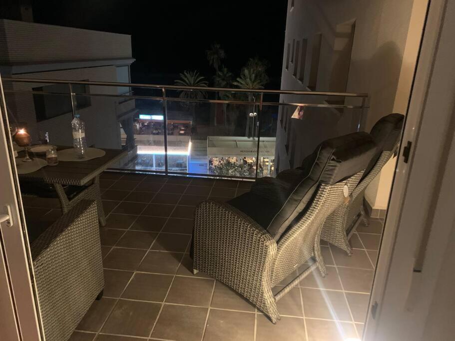 Appartement Cunit, Front Line With Sea View Extérieur photo